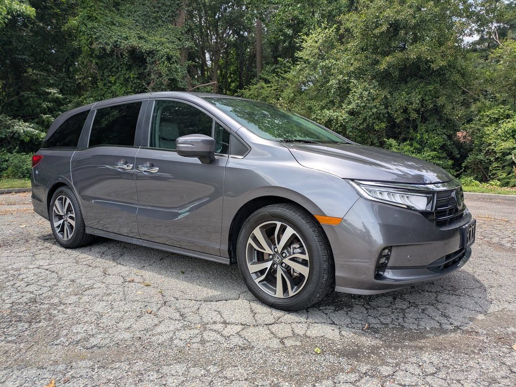 Used 2024 Honda Odyssey Touring image 2
