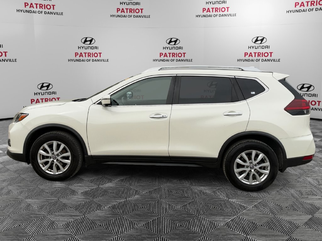 Used 2018 Nissan Rogue SV w/ Sun & Sound Touring Package AWD/4WD image 6