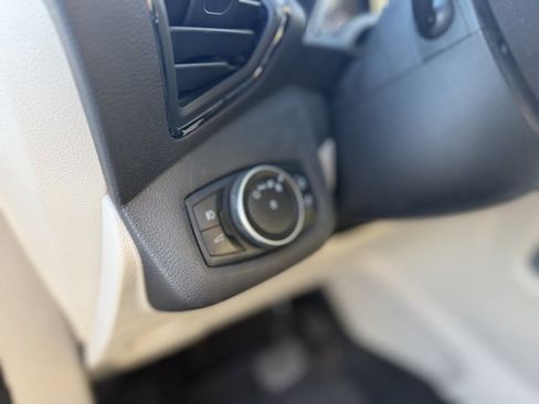 Used 2017 Ford Escape Titanium image 14