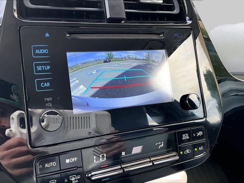 Used 2018 Toyota Prius Two w/ Prius Two Safety Plus Package FWD image 29