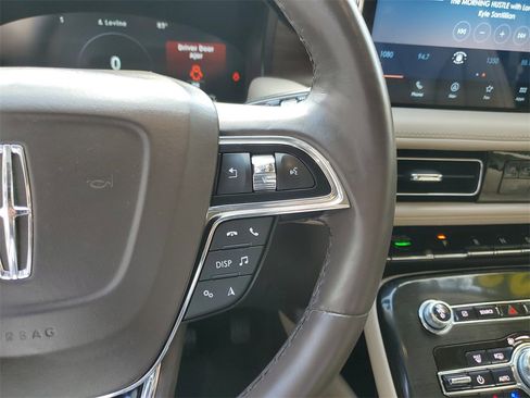 Used 2023 Lincoln Nautilus Reserve image 25