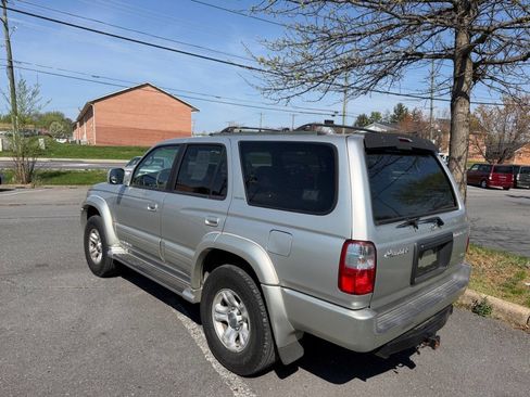 Used 2001 Toyota 4Runner Limited AWD/4WD image 7