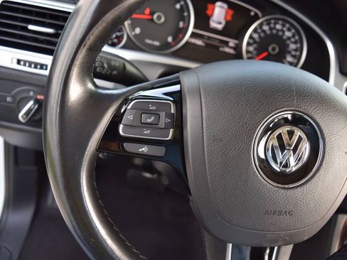 Used 2016 Volkswagen Touareg TDI AWD/4WD image 70