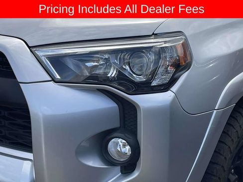 Used 2020 Toyota 4Runner TRD Off-Road AWD/4WD image 2