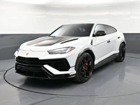 Used 2024 Lamborghini Urus Performante image 1