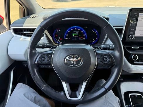 Used 2019 Toyota Corolla XSE FWD image 17