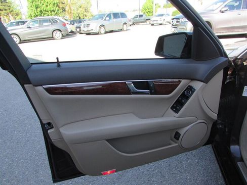 Used 2011 Mercedes-Benz C 300 Sedan image 5