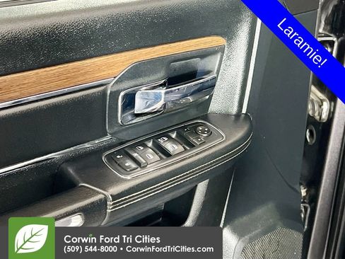 Used 2016 RAM 1500 Laramie w/ Convenience Group AWD/4WD image 12