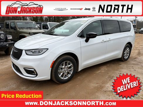 New 2026 Chrysler Pacifica Select FWD image 1