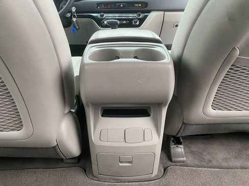 Used 2018 Kia Sedona L image 29