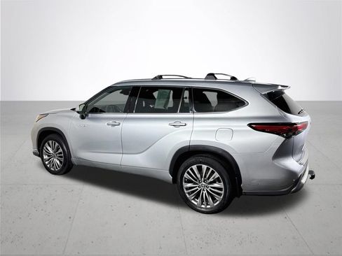 Used 2021 Toyota Highlander Platinum AWD/4WD image 8
