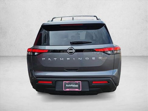 Used 2022 Nissan Pathfinder SV image 6