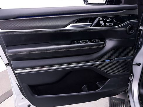 Used 2024 Jeep Grand Wagoneer L Series II w/ Quick Order Packagew 28T image 19