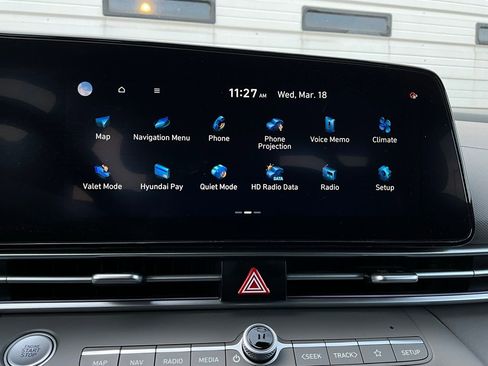 Used 2025 Hyundai Elantra SEL image 29