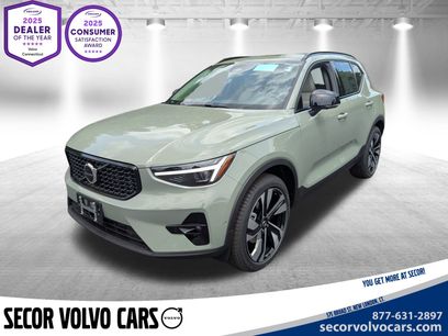 New 2025 Volvo XC40 B5 Plus w/ Protection Package Premier