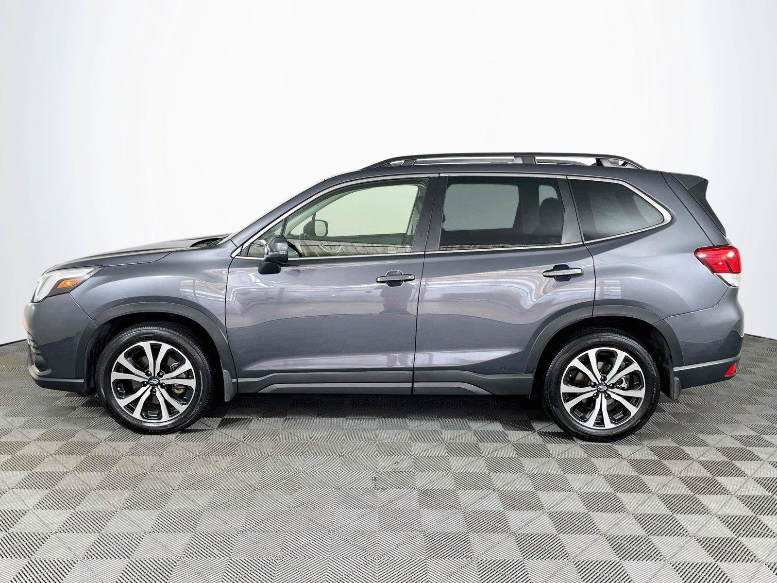 Used 2023 Subaru Forester Limited AWD/4WD image 4
