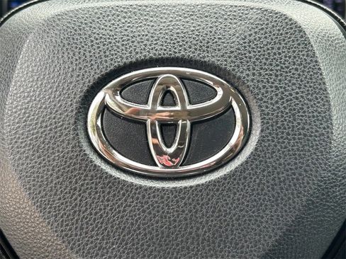 Used 2020 Toyota RAV4 LE image 33