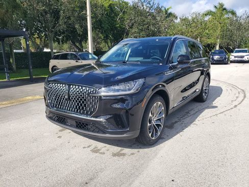 New 2025 Lincoln Aviator 2WD w/ Equipment Group 101A image 2