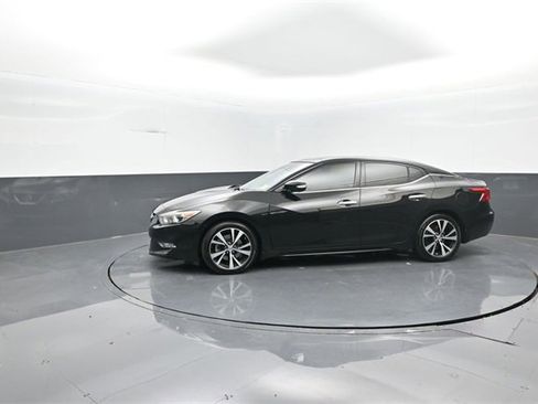 Used 2018 Nissan Maxima Platinum image 4