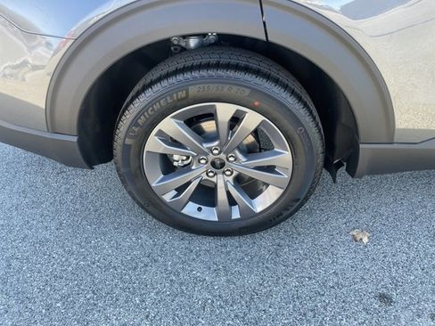 New 2026 Ford Explorer Active w/ Active Comfort Package image 17