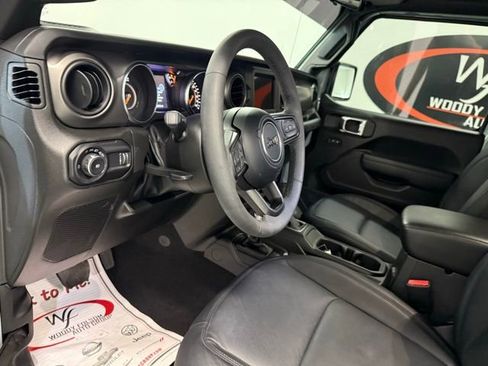 Used 2023 Jeep Wrangler Sport S image 12