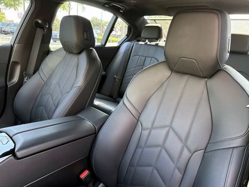 Used 2025 BMW 530i RWD image 19