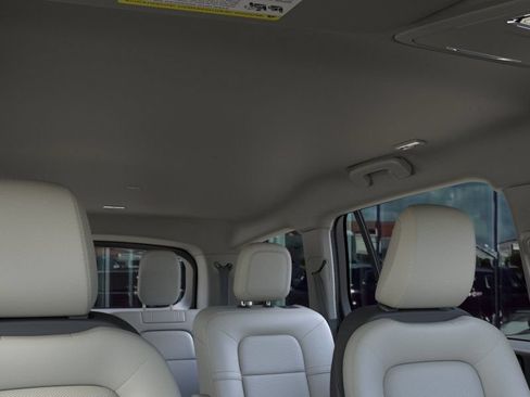 New 2026 Lincoln Aviator 2WD image 25