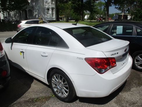 Used 2013 Chevrolet Cruze Eco FWD image 4