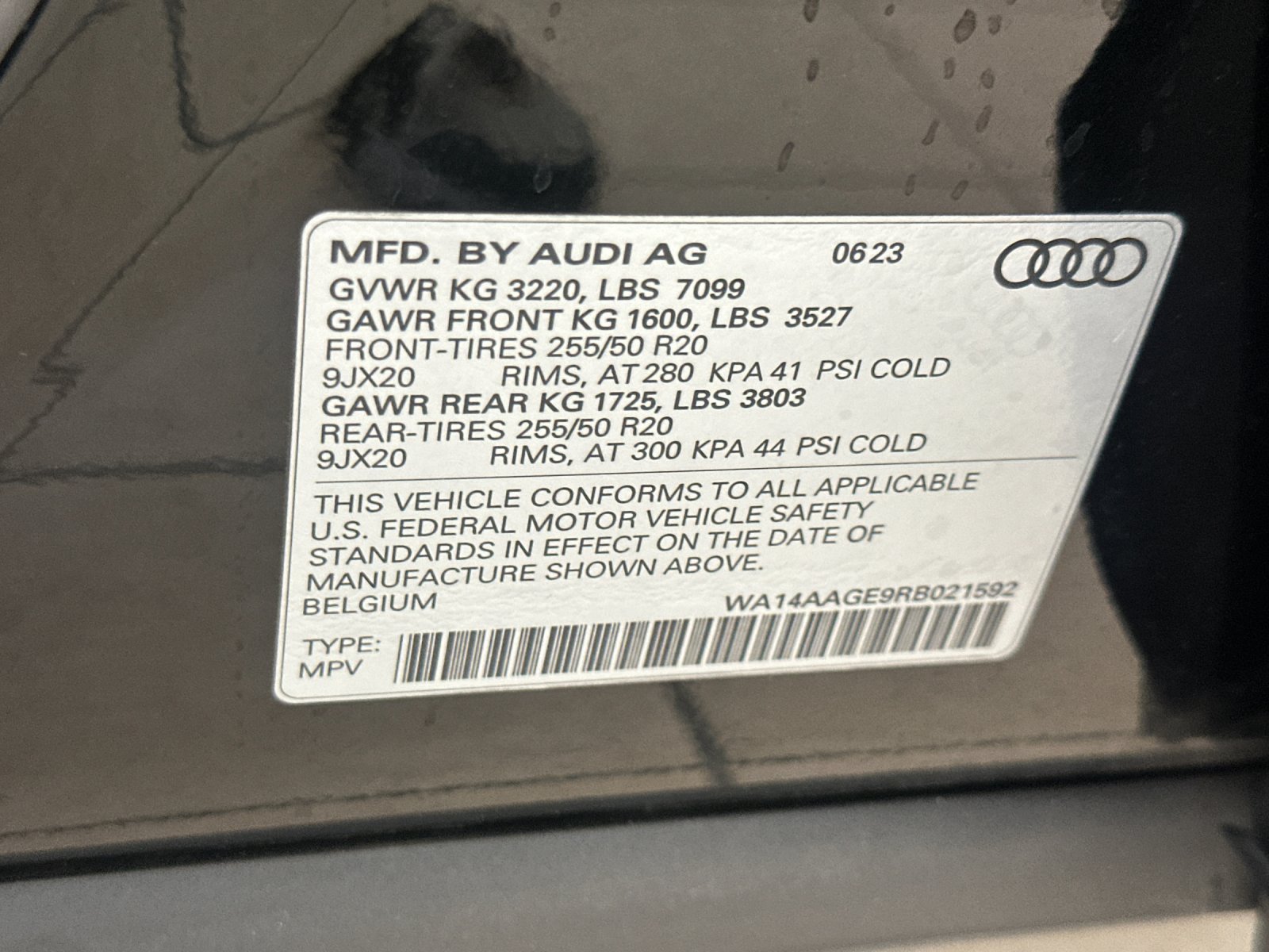 Used 2024 Audi Q8 e-tron Premium Plus AWD/4WD image 27