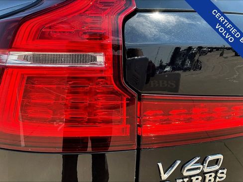 Certified 2024 Volvo V60 B5 Cross Country Plus image 39
