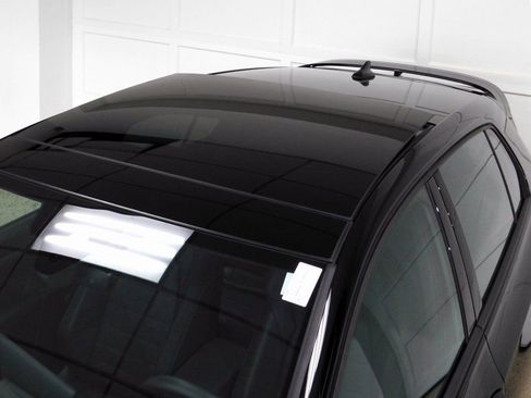 Used 2025 Volkswagen Golf image 22