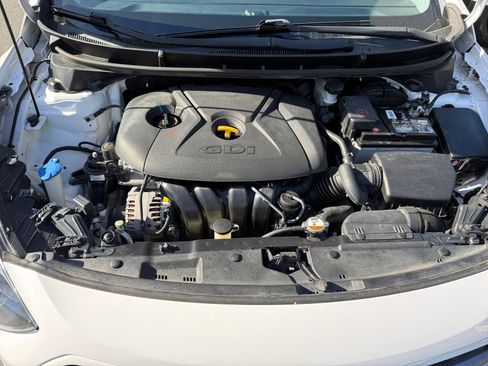 Used 2016 Hyundai Elantra GT FWD image 20