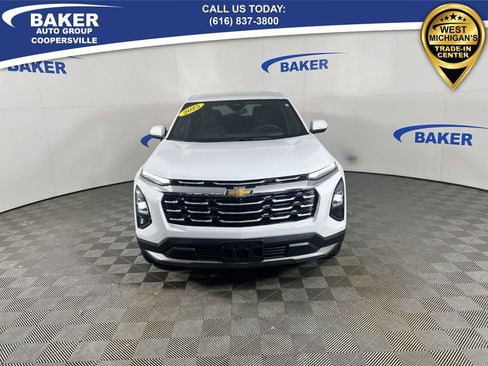 Used 2025 Chevrolet Equinox LT image 3