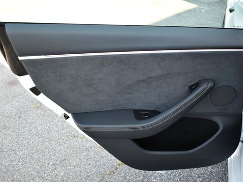 Used 2025 Tesla Model 3 Long Range AWD/4WD image 29