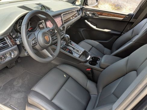 New 2026 Porsche Macan AWD/4WD image 4