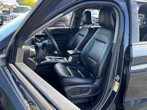 Used 2023 Ford Explorer XLT w/ Equipment Group 202A RWD image 24