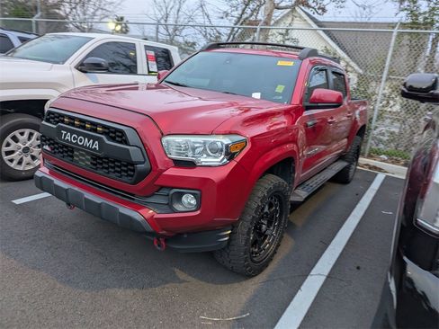 Used 2019 Toyota Tacoma SR5 image 4