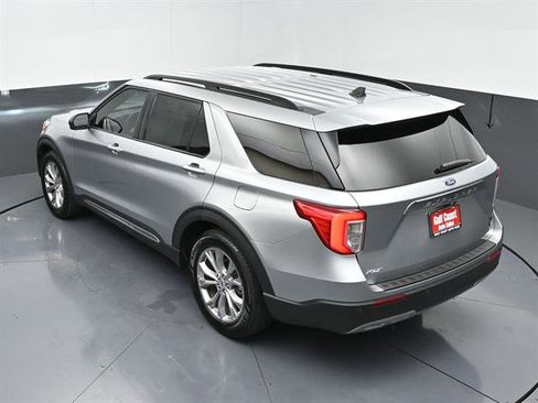 Used 2023 Ford Explorer XLT w/ Equipment Group 202A RWD image 44