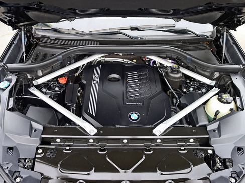 Used 2022 BMW X5 xDrive40i w/ M Sport Package AWD/4WD image 44