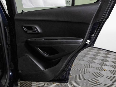 Certified 2022 Chevrolet Trax LS w/ Tint and Cruise Package image 40