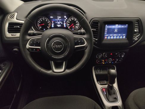 Used 2018 Jeep Compass Sport w/ Tech Group FWD image 22