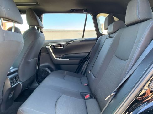 Used 2024 Toyota RAV4 SE w/ Convenience Package AWD/4WD image 19