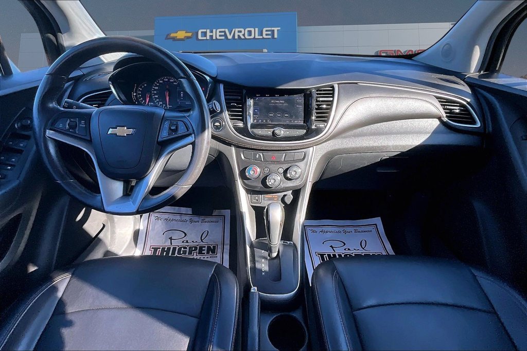 Used 2021 Chevrolet Trax LT w/ Premium Seat Package FWD image 8