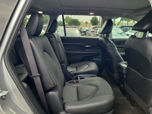 Used 2024 Toyota Grand Highlander FWD image 8