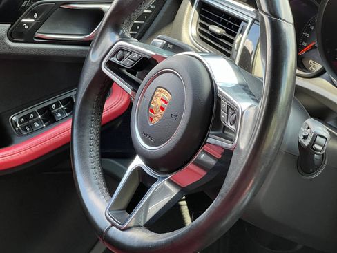 Certified 2015 Porsche Macan Turbo AWD/4WD image 38