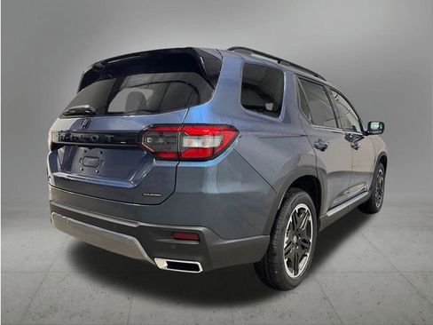 New 2026 Honda Pilot Touring image 5