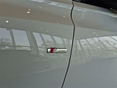 New 2026 Audi Q8 Premium Plus image 23