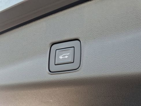 Certified 2025 Chevrolet TrailBlazer RS w/ Convenience Package AWD/4WD image 32