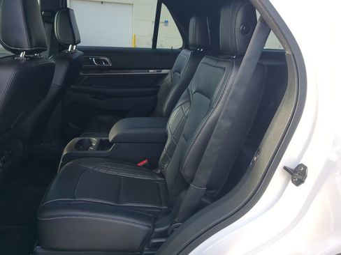 Used 2019 Ford Explorer Platinum image 20