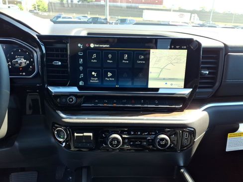 Used 2026 Chevrolet Silverado 1500 LT Trail Boss w/ LT Trail Boss Premium Package AWD/4WD image 7